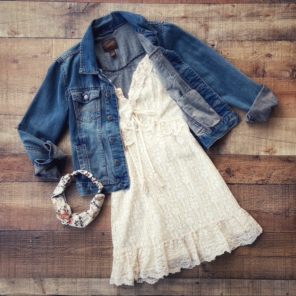 ⭐️Beautiful Champagne Floral Lace DRESS
